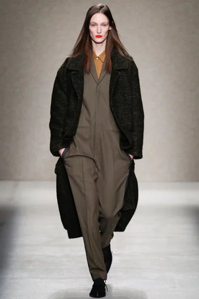 Look 14